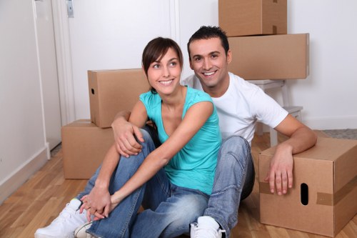 Packing fragile items for a flat move in Balham