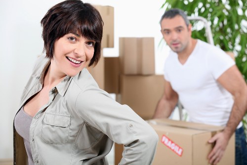 Safe and efficient loading of furniture into a removal truck
